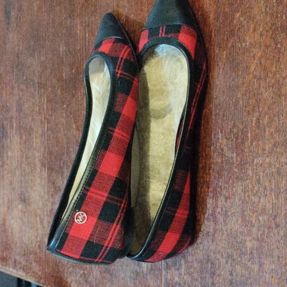 Michael Kors buffalo plaid flats size 6    ItemGW2.5 - Picture 3 of 12